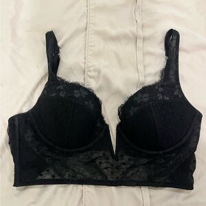 VS Elegant Black Lace Bralette